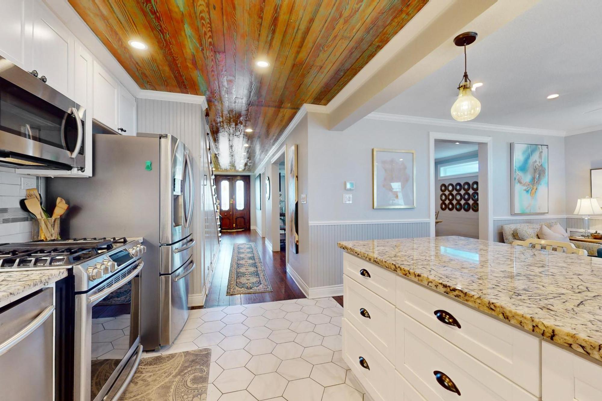 The Beachy & Charming Whale Galveston Room photo