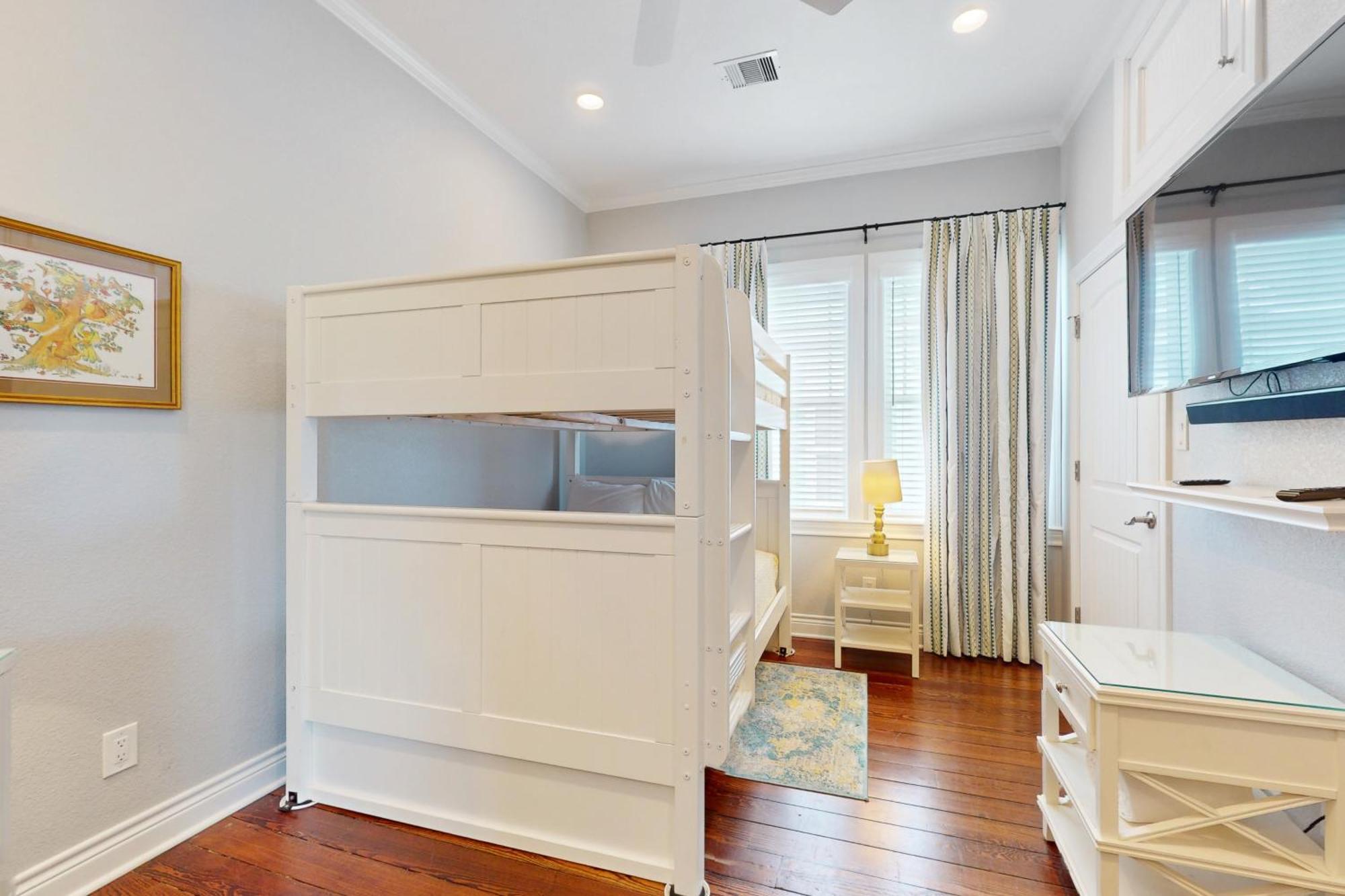 The Beachy & Charming Whale Galveston Room photo