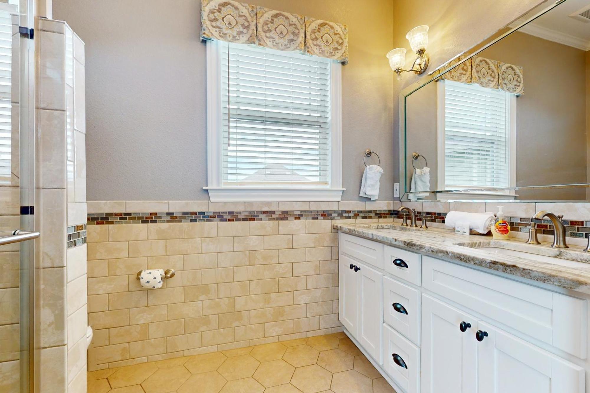 The Beachy & Charming Whale Galveston Room photo