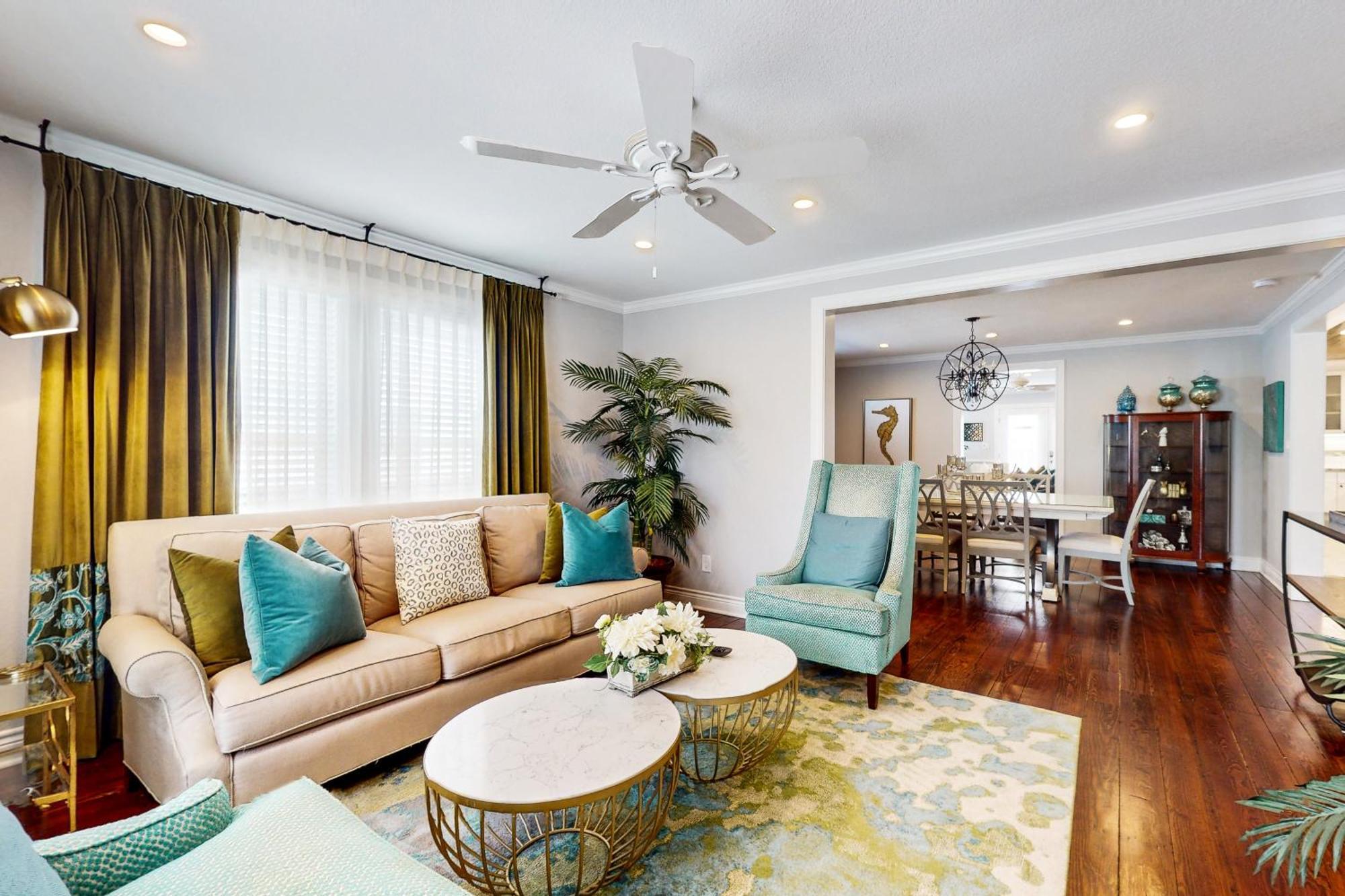 The Beachy & Charming Whale Galveston Room photo